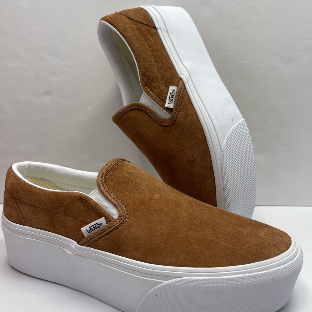Vans Classic Slip-On Stackform
Nubuck Chipmunk
VN000CN1GWT Platform Sneakers - Picture 12 of 16